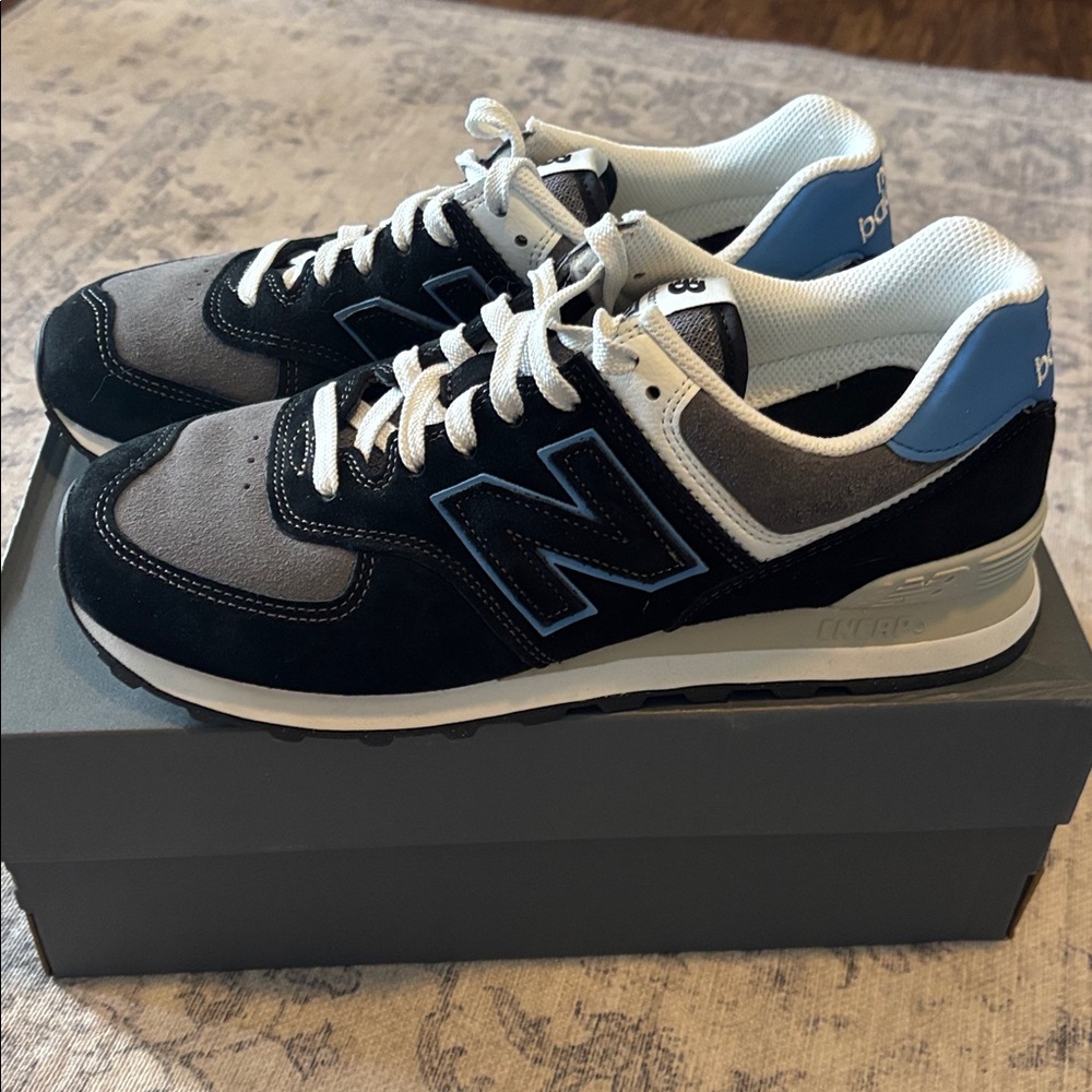 New Balance Men’s 574 Casual/Lifestyle Running Shoes - size 9.5 - black/blue
